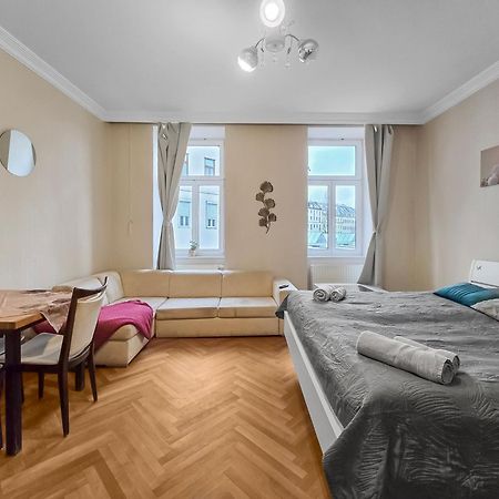 King-Size Comfort In Three Bedrooms Вена Экстерьер фото
